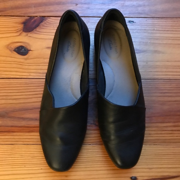 Clarks Black Leather Loafers, EUC, 9 - Picture 2 of 8